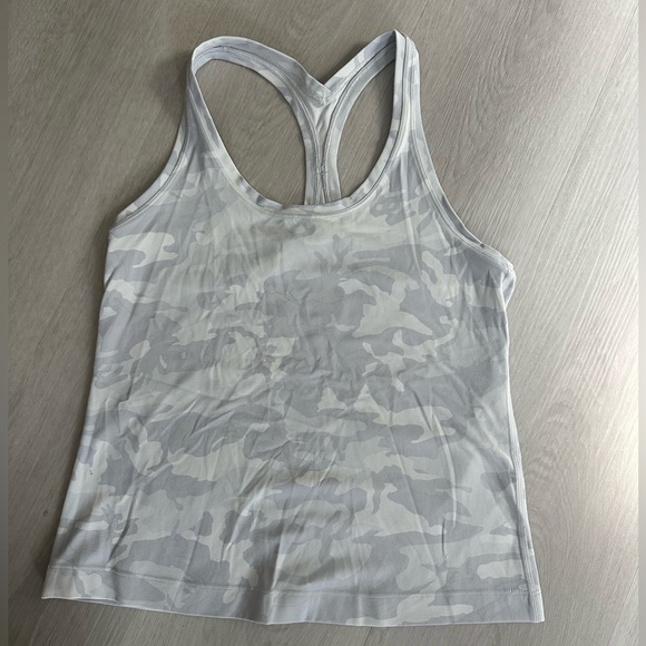 LULULEMON Cool Racerback Short Tank Top NULU fabric size 8 - Picture 1 of 3